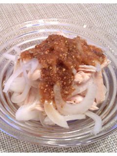 簡単☆蒸し鶏と新玉ねぎのサラダ-レシピのメイン写真