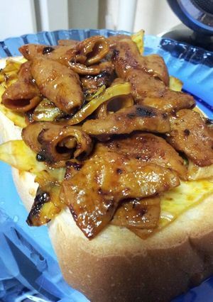 元祖B級！甲子園の味こてっちゃんトースト-レシピのメイン写真