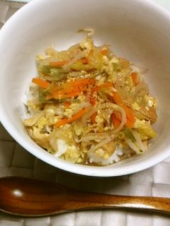 簡単ヘルシー♬残り野菜と油揚げのたまご丼-レシピのメイン写真