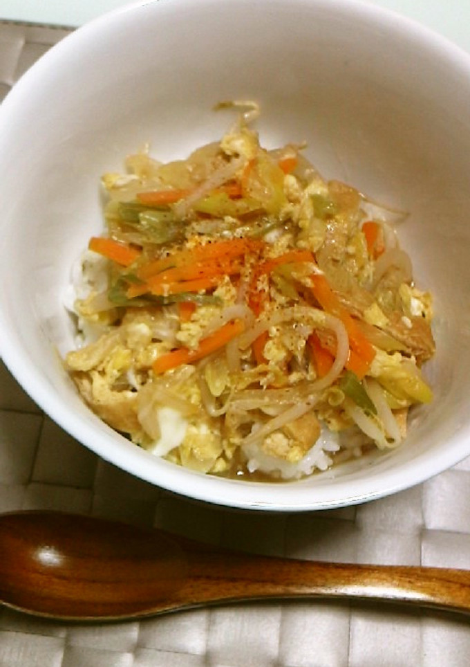 簡単ヘルシー♬残り野菜と油揚げのたまご丼-レシピのメイン写真