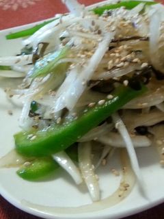 新玉ねぎとピーマンの塩こんぶあえ-レシピのメイン写真