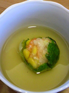えびとコーンのしんじょのサラダ菜包み椀-レシピのメイン写真