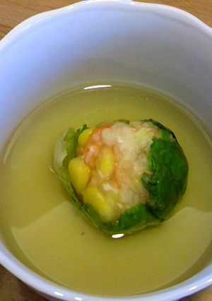 えびとコーンのしんじょのサラダ菜包み椀-レシピのメイン写真