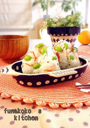 お弁当に＊枝豆おにぎり♪カニカマin-レシピのメイン写真