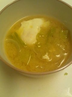 キャベツと玉ねぎのお味噌汁-レシピのメイン写真