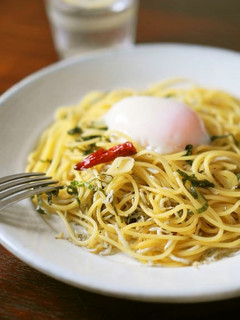 温玉のせ☆しらすと大葉の和風パスタ-レシピのメイン写真