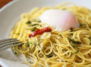 温玉のせ☆しらすと大葉の和風パスタ-レシピのメイン写真