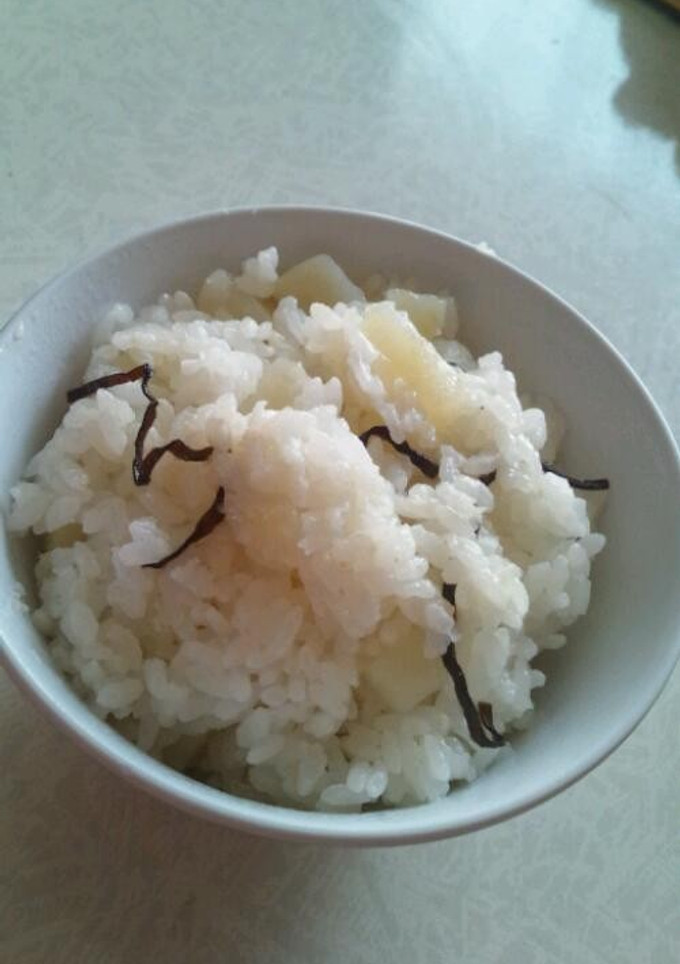 ジャガイモと塩昆布の炊き込みご飯-レシピのメイン写真