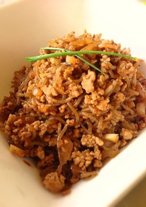 豚ひき肉とこんにゃくのオイスター風味炒め-レシピのメイン写真