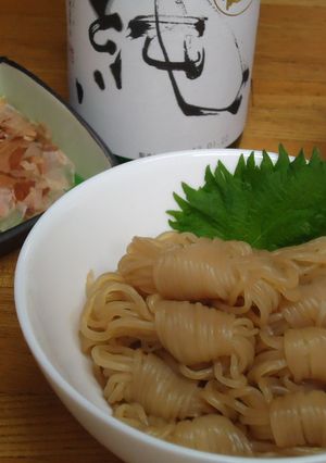便利な小結び白滝のめんつゆ煮で、一杯！-レシピのメイン写真