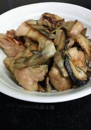 美味！牛角のタレで鶏ときのこの炒めもの-レシピのメイン写真