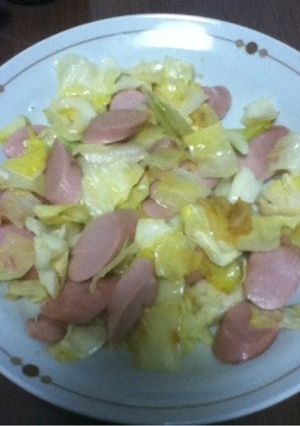 簡単☆魚肉ソーセージのキャベツバター炒め-レシピのメイン写真