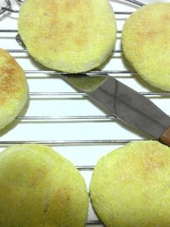 生イーストでイングリッシュマフィン♪-レシピのメイン写真