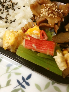 お弁当に♪セロリと卵とカニカマダシダ炒め-レシピのメイン写真