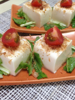 水菜と豆腐 ケーキ風サラダ冷や奴-レシピのメイン写真