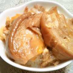 รูปของ ボリューム満点☆麩と肉の卵とじ丼♪