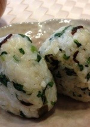 塩昆布と大根葉のおむすび-レシピのメイン写真
