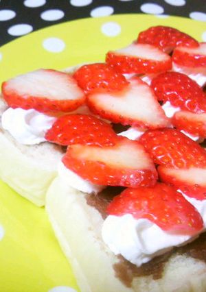イチゴ大福パン-レシピのメイン写真