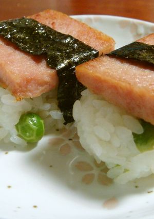 豆ご飯でスパムおにぎり-レシピのメイン写真