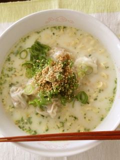 サッポロ一番塩らーめんにワンタンのせて♪-レシピのメイン写真