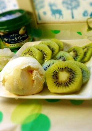 ｻﾜｰｸﾘｰﾑ＆ｷｳｲ　のﾃﾞｻﾞｰﾄ-レシピのメイン写真