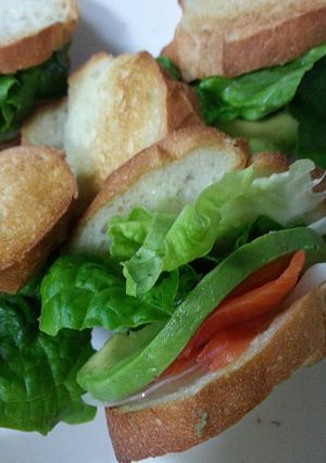 スモークサーモンとアボガドのホットサンド-レシピのメイン写真