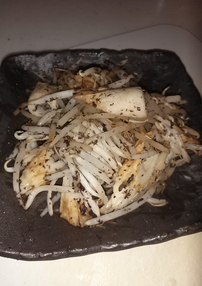 お弁当にも♪もやしとちくわのゆかり炒め-レシピのメイン写真