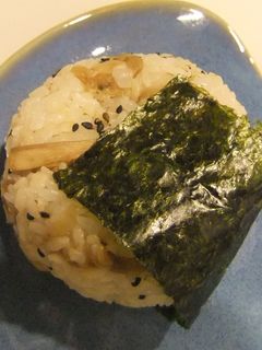 ごま油香る生姜ごぼう味噌のおにぎり-レシピのメイン写真