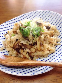 シンプルに焼肉のタレで舞茸チャーハン-レシピのメイン写真