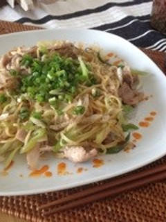 簡単!豚肉とネギのシンプル塩焼きそば-レシピのメイン写真