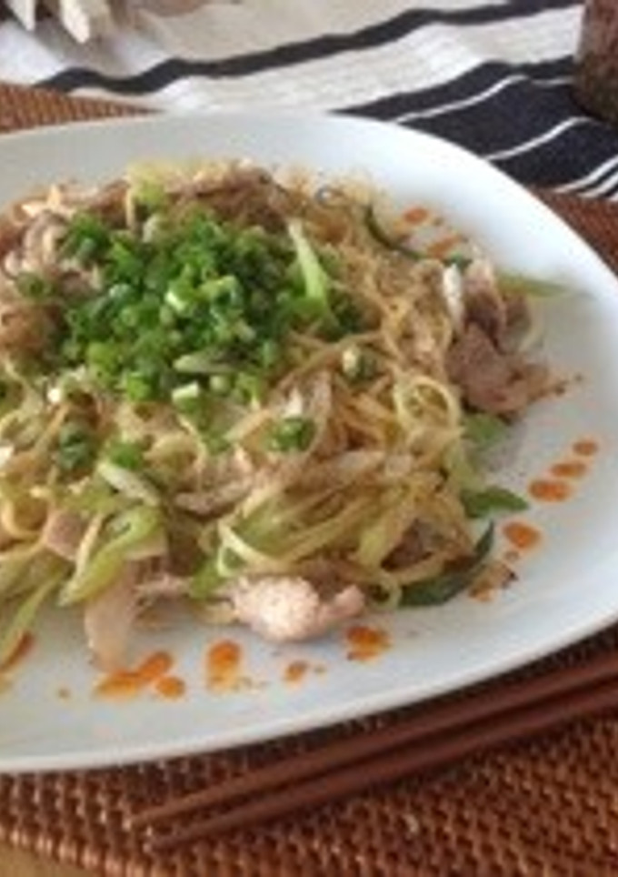簡単！豚肉とネギのシンプル塩焼きそば-レシピのメイン写真