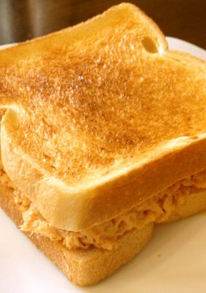 鮭フレークでボリュームこんがりサンド-レシピのメイン写真