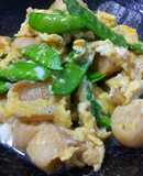 麺つゆで簡単♪絹さやとお麩の卵とじ