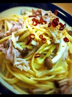 簡単*じめじとベーコン秋ペペロンチーノ*-レシピのメイン写真