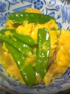 絹さやと鶏モモ肉の卵とじ-レシピのメイン写真