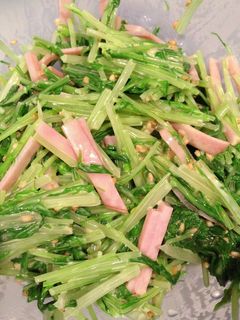 簡単*水菜とハムのシャキシャキサラダ-レシピのメイン写真