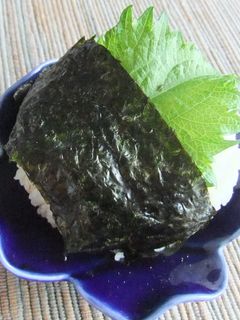 青じそ香る塩昆布と小エビのマヨおにぎり-レシピのメイン写真