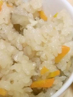 舞茸と人参と生姜の炊き込みご飯♪-レシピのメイン写真