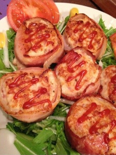 鶏挽肉で簡単ハーブソーセージ風ベーコン巻-レシピのメイン写真