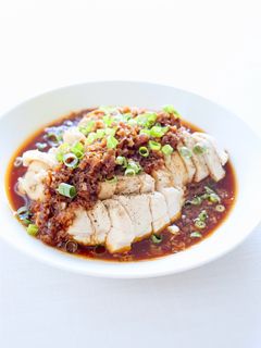 絶品ダレで【むね肉よだれ鶏】口水鶏-レシピのメイン写真