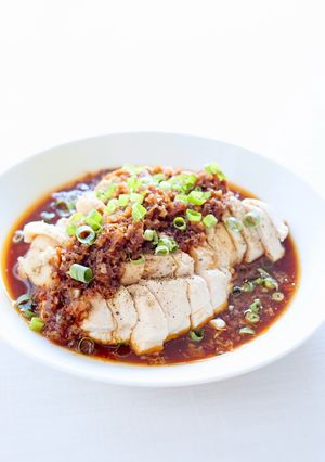 絶品ダレで【むね肉よだれ鶏】口水鶏-レシピのメイン写真