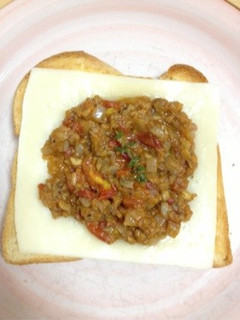 ランチにいかが?チーズミートパン-レシピのメイン写真