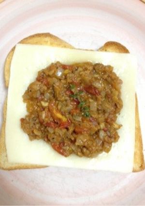 ランチにいかが？チーズミートパン-レシピのメイン写真