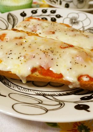 フランスパンで＊トマトチーズトースト-レシピのメイン写真