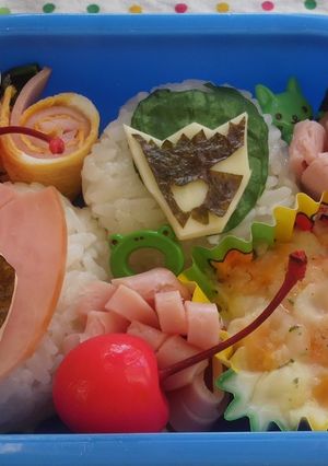 恐竜ピンク&恐竜グリーン弁当-レシピのメイン写真