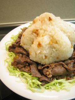 焼肉の上に「にんにくライス」がどっか~ん☆-レシピのメイン写真