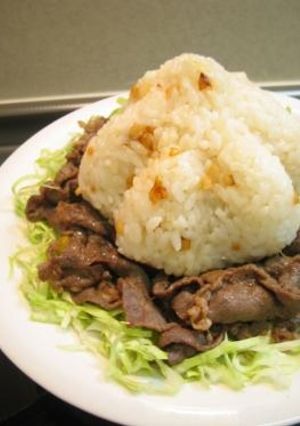 焼肉の上に「にんにくライス」がどっか~ん☆-レシピのメイン写真