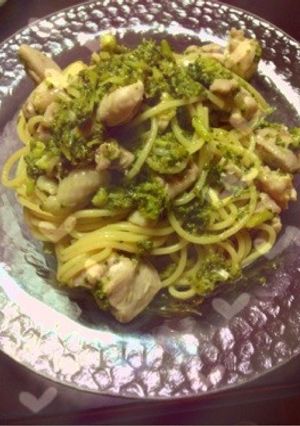 鶏肉とくたくたブロッコリーのパスタ-レシピのメイン写真