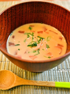 だし要らず【牛乳とトマトのお味噌汁】-レシピのメイン写真