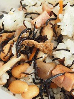 残り物アレンジス*パムとひじきの混ぜご飯-レシピのメイン写真